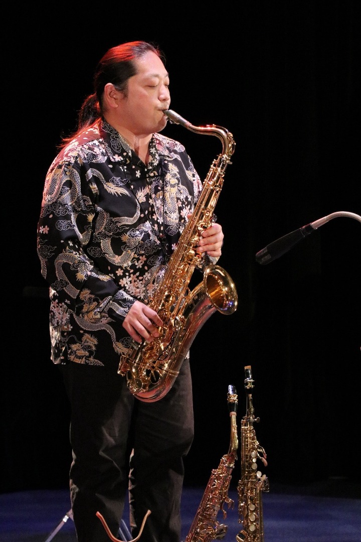 八巻和行